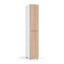 2-türiger Umkleidespind aus Holz mit kurzen Türen, auf Gleitern